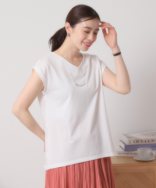 ITS'DEMO（イッツデモ）の「◆【吸水速乾／洗濯機OK／洗濯後しわになりにくい】カットミラノVネックプルオーバー（Tシャツ/カットソー・レディース・ブルーグリーン/オフホワイト/ブラック/サックスブルー/レッド系・00）」の2枚目の写真