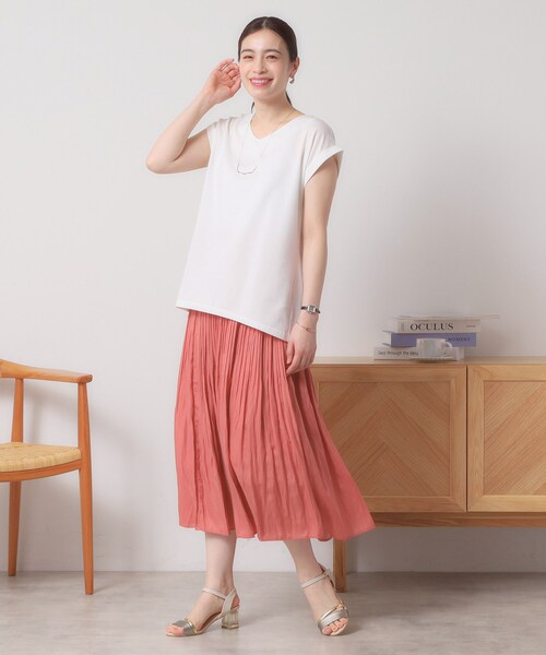 ITS'DEMO（イッツデモ）の「◆【吸水速乾／洗濯機OK／洗濯後しわになりにくい】カットミラノVネックプルオーバー（Tシャツ/カットソー・レディース・ブルーグリーン/オフホワイト/ブラック/サックスブルー/レッド系・00）」の10枚目の写真