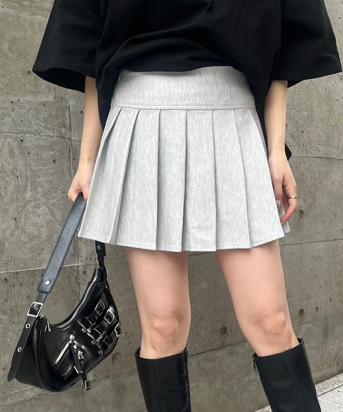 ROGER AND RAW（ロジャーアンドロウ）の「プリーツミニスカート（スカート・レディース・ブラック/グレー・SMALL/MEDIUM）」の2枚目の写真