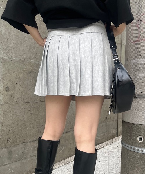 ROGER AND RAW（ロジャーアンドロウ）の「プリーツミニスカート（スカート・レディース・ブラック/グレー・SMALL/MEDIUM）」の4枚目の写真