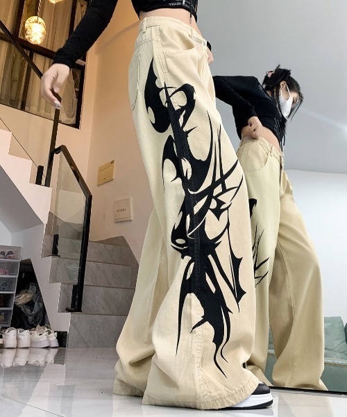 SHEENA(シーナ)の「サイドトライバルプリントワイドパンツ(デニムパンツ・レディース・ベージュ・S/M/L)」の5枚目の写真