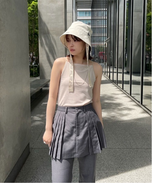 Ameri（アメリ）の「NEW ERA×Ameri LOGO TAPE BUCKET HAT（ハット