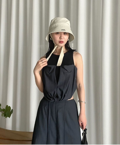 Ameri（アメリ）の「NEW ERA×Ameri LOGO TAPE BUCKET HAT（ハット