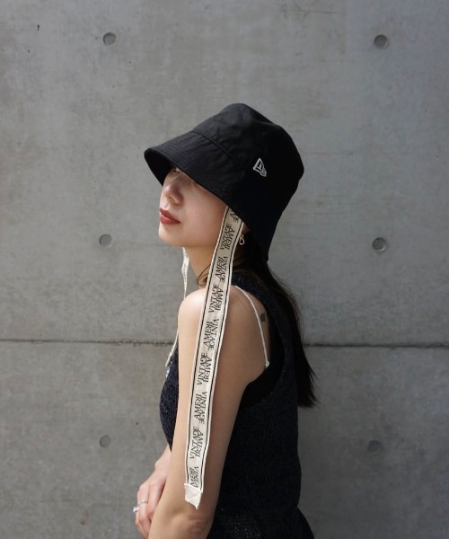 Ameri（アメリ）の「NEW ERA×Ameri LOGO TAPE BUCKET HAT（ハット