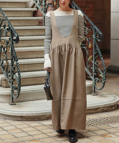 titivate（ティティベイト）の「Uネックコクーンシルエットジャンパースカート（ジャンパースカート・レディース・ベージュ/ブラック/チャコール・SP/S/M/L）」の3枚目の写真