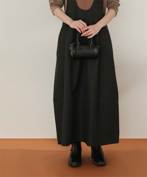 titivate（ティティベイト）の「Uネックコクーンシルエットジャンパースカート（ジャンパースカート・レディース・ベージュ/ブラック/チャコール・SP/S/M/L）」の6枚目の写真