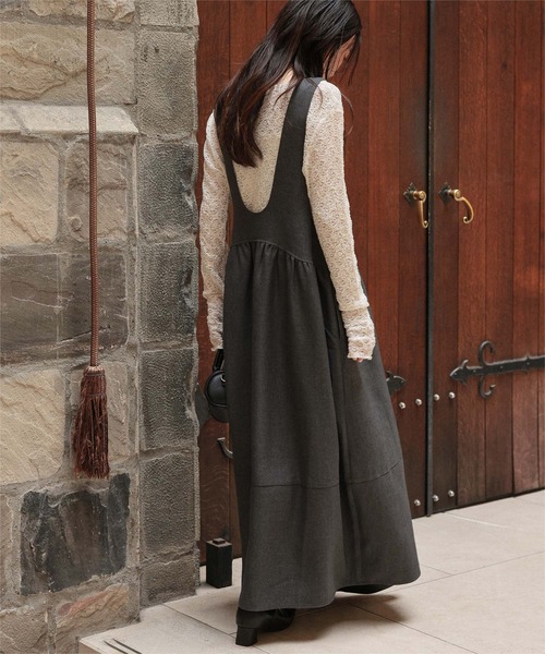 titivate（ティティベイト）の「Uネックコクーンシルエットジャンパースカート（ジャンパースカート・レディース・ベージュ/ブラック/チャコール・SP/S/M/L）」の18枚目の写真