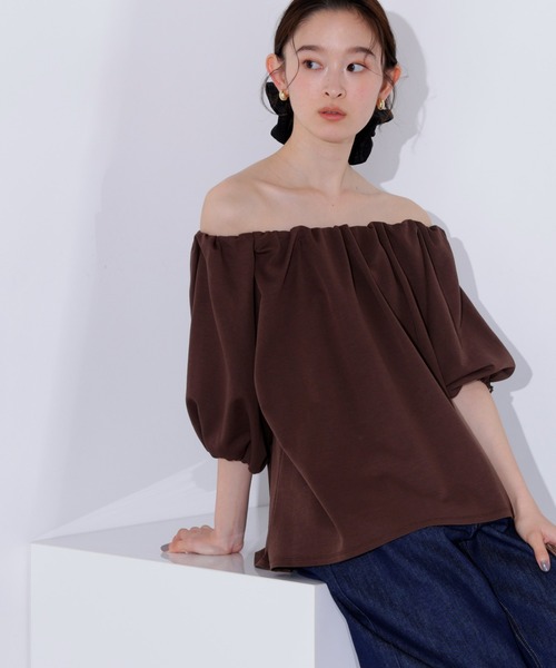 N.(N. Natural Beauty Basic)(エヌエヌナチュラルビューティーベーシック)の「2WAYオフショルカットソー(Tシャツ/カットソー・レディース・ブラウン/レッド/ブラック・MEDIUM)」の2枚目の写真