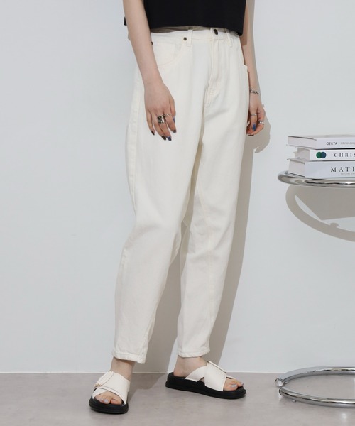 atONE(アットワン)の「サルエルデニムパンツ(その他パンツ・レディース・ホワイト/ネイビー/ワンウォッシュ/ブルー・M/S/LL/L/4L/3L)」の6枚目の写真