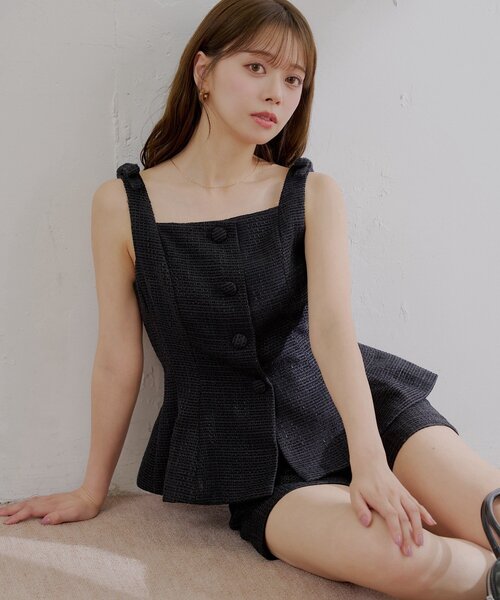 Chico(チコ)の「【5色展開/セットアップ対応】フロントボタンツイードペプラムベスト(ベスト・レディース・イエロー/ホワイト系その他/ホワイト/ブラック/ピンク・FREE)」の3枚目の写真