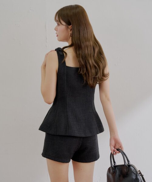 Chico(チコ)の「【5色展開/セットアップ対応】フロントボタンツイードペプラムベスト(ベスト・レディース・イエロー/ホワイト系その他/ホワイト/ブラック/ピンク・FREE)」の16枚目の写真