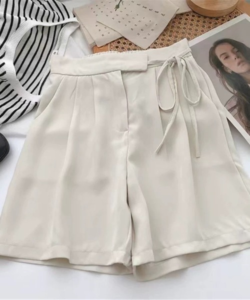 ampm(エーエムピーエム)の「ウエストリボン付き タックショートパンツ(その他パンツ・レディース・ブラウン/ホワイト/ブラック・L/M)」の1枚目の写真