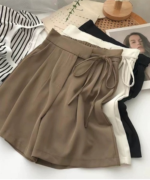 ampm(エーエムピーエム)の「ウエストリボン付き タックショートパンツ(その他パンツ・レディース・ブラウン/ホワイト/ブラック・L/M)」の6枚目の写真