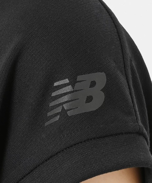 NEW BALANCE(ニューバランス)の「New Balance French Sleeve Crew Pullover(ニューバランス フレンチ スリーブ クルー プルオーバー)(Tシャツ/カットソー・レディース・ブラック/ホワイト系/グリーン系/オレンジ系/ブルー系・SMALL/MEDIUM/LARGE)」の16枚目の写真