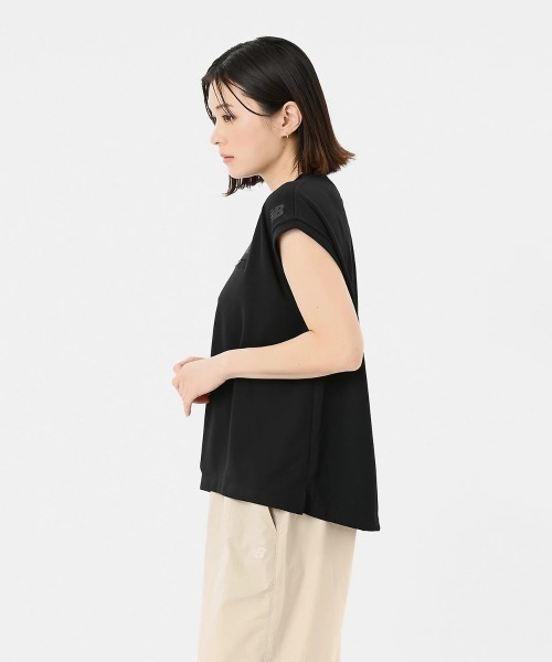 NEW BALANCE(ニューバランス)の「New Balance French Sleeve Crew Pullover(ニューバランス フレンチ スリーブ クルー プルオーバー)(Tシャツ/カットソー・レディース・ブラック/ホワイト系/グリーン系/オレンジ系/ブルー系・SMALL/MEDIUM/LARGE)」の18枚目の写真