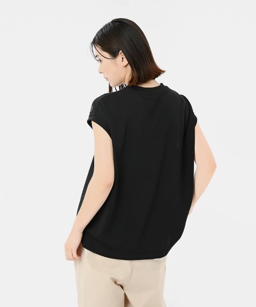 NEW BALANCE(ニューバランス)の「New Balance French Sleeve Crew Pullover(ニューバランス フレンチ スリーブ クルー プルオーバー)(Tシャツ/カットソー・レディース・ブラック/ホワイト系/グリーン系/オレンジ系/ブルー系・SMALL/MEDIUM/LARGE)」の19枚目の写真