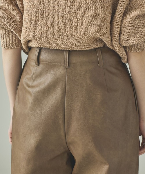Curensology(カレンソロジー)の「【2/20配信 高山都さんインスタライブ紹介アイテム】Curensology(カレンソロジー)/ヴィンテージフェイクレザーパンツ(その他パンツ・レディース・ブラウン/ブラック/キャメル・36/38)」の10枚目の写真