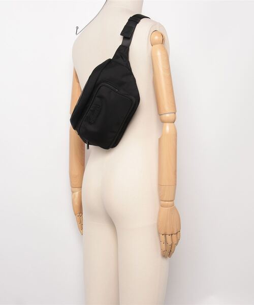 DSQUARED2(ディースクエアード)の「Urban Belt Bags/0252(ボディバッグ/ウエストポーチ・メンズ・ブラック・FREE)」の5枚目の写真