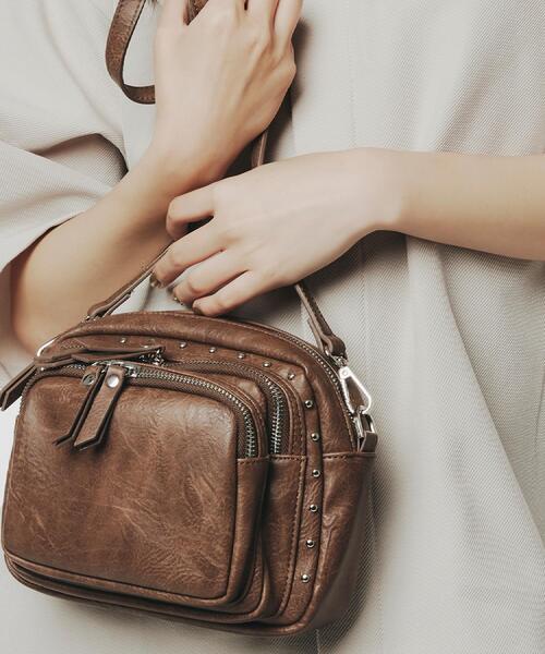 tk.TAKEO KIKUCHI（ティーケータケオキクチ）の「【スタッズシリーズ】ショルダーバッグ（ショルダーバッグ・メンズ・ブラック/ブラウン系・00）」の11枚目の写真