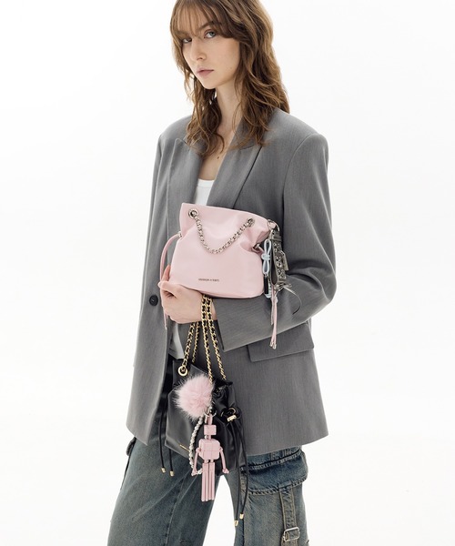 CHARLES & KEITH（チャールズ & キース）の「グロメット レースアップバッグチャーム（キーケース/キーアクセサリー・レディース・ピンク系その他/スミクロ/シルバー系その他・FREE）」の17枚目の写真