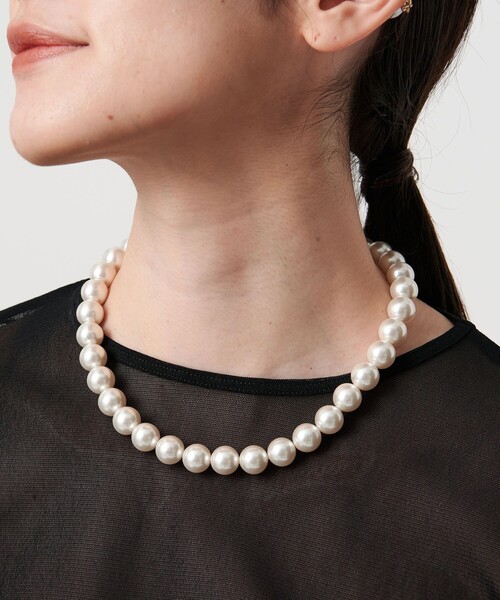 UNITED ARROWS（ユナイテッドアローズ）の「イミテーションパール 2WAY ネックレス（ネックレス・レディース・グレー系/ホワイト/ベージュ・FREE）」の2枚目の写真