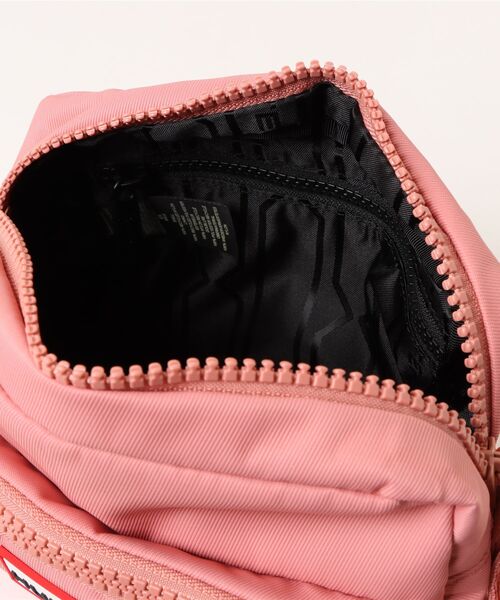 HUNTER（ハンター）の「ナイロン クロスボディ（ボディバッグ/ウエストポーチ・レディース・ライラック/ピンク・ONE）」の9枚目の写真