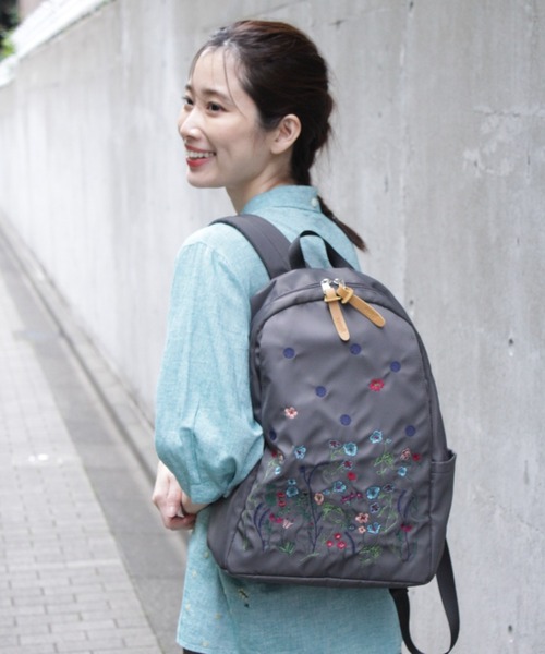 SUPER HAKKA（スーパーハッカ）の「「glanta」フラワー＆ドット刺繍ラウンドリュック（バックパック/リュック・レディース・グレー/ブラック/チャコール・FREE）」の9枚目の写真