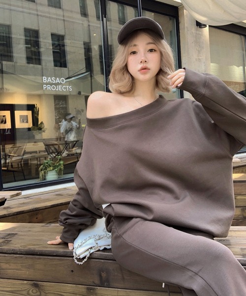 meJane（ミージェーン）の「ワンショルダースウェットトップス×裾フレアスウェットパンツ（セットアップ・レディース・ブラック/ブラウン・L/M）」の17枚目の写真