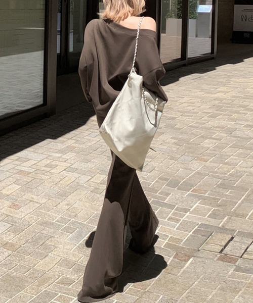 meJane（ミージェーン）の「ワンショルダースウェットトップス×裾フレアスウェットパンツ（セットアップ・レディース・ブラック/ブラウン・L/M）」の21枚目の写真