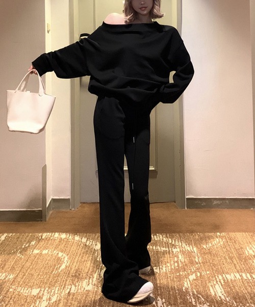 meJane（ミージェーン）の「ワンショルダースウェットトップス×裾フレアスウェットパンツ（セットアップ・レディース・ブラック/ブラウン・L/M）」の8枚目の写真