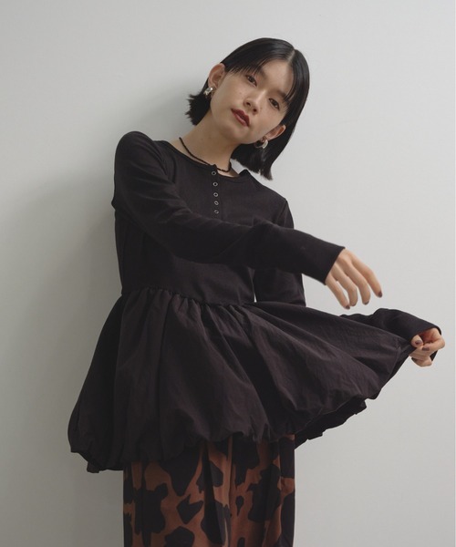 Shelly island（シェリーアイランド）の「ドッキングバルーンロンTEE（Tシャツ/カットソー・レディース・ブラック/ブラウン/ベージュ・FREE）」の3枚目の写真
