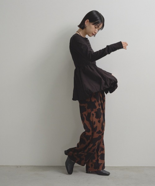 Shelly island（シェリーアイランド）の「ドッキングバルーンロンTEE（Tシャツ/カットソー・レディース・ブラック/ブラウン/ベージュ・FREE）」の10枚目の写真