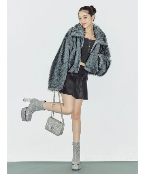 EVRIS(エヴリス)の「ファイクファーショートブルゾン(ブルゾン・レディース・グレー/ベージュ/モカ/ブラウン・FREE)」の9枚目の写真