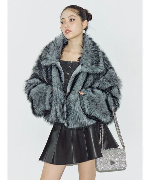 EVRIS(エヴリス)の「ファイクファーショートブルゾン(ブルゾン・レディース・グレー/ベージュ/モカ/ブラウン・FREE)」の2枚目の写真