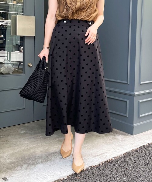 MICO COULIER(ミコクリエ)の「ドットフロッキープリントスカート(スカート・レディース・ブラウン系その他/ブラック系その他・36/38)」の2枚目の写真