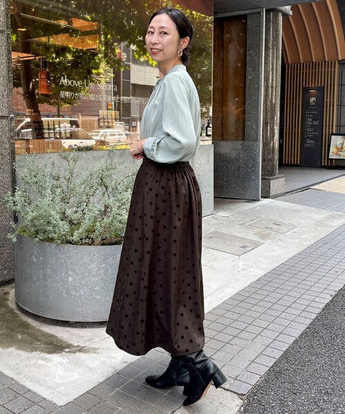 MICO COULIER(ミコクリエ)の「ドットフロッキープリントスカート(スカート・レディース・ブラウン系その他/ブラック系その他・36/38)」の3枚目の写真