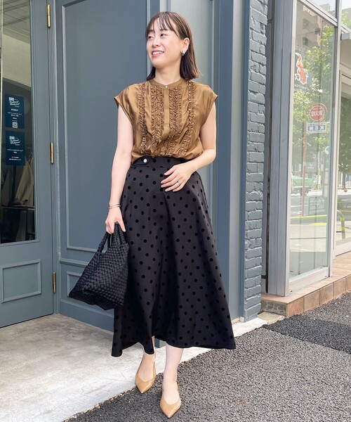 MICO COULIER(ミコクリエ)の「ドットフロッキープリントスカート(スカート・レディース・ブラウン系その他/ブラック系その他・36/38)」の9枚目の写真