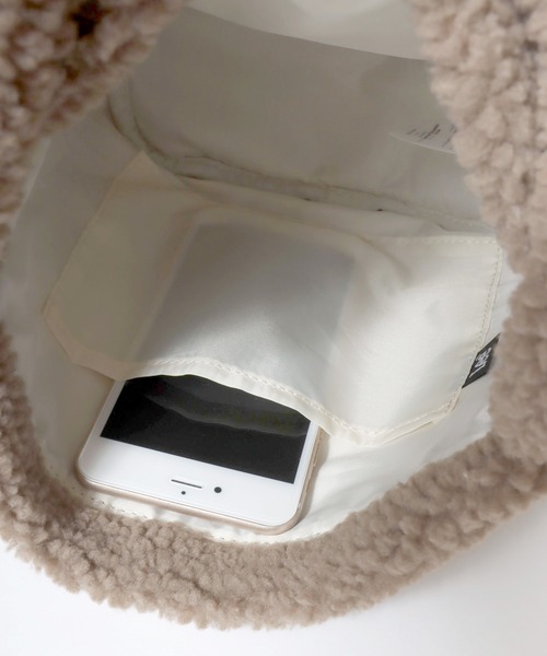 Lee（リー）の「Lee（リー）シープボア ブランドロゴ刺繍ワンハンドルミニバッグ/レディース（ハンドバッグ・レディース・ホワイト/ホワイト×ブラック/ブラック/ダークグレー/ブラウン・FREE）」の21枚目の写真