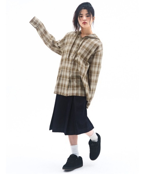 AMESWORLDWIDE(アメスワールドワイド)の「A'GEM/9 × .kom『AMES WORLDWIDE/アメスワールドワイド』Check Hooded Shirt/チェックフードシャツ(シャツ/ブラウス・レディース・ブルー/ブラウン・FREE)」の5枚目の写真