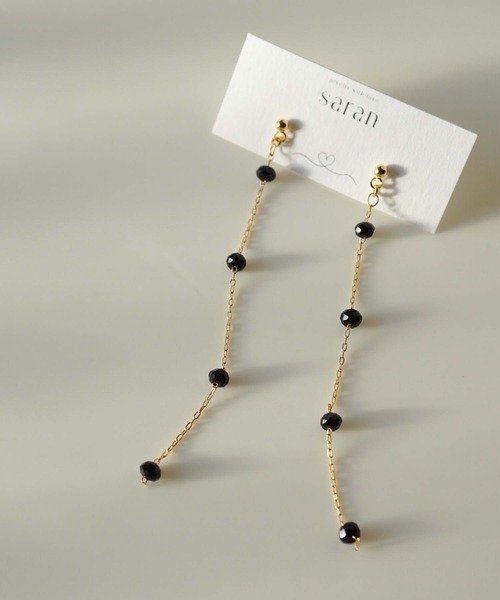 CERCA(チェルカ)の「saran jewelry/4つのガラスビーズ ロングチェーン ピアス/アレルギー対応(ピアス(両耳用)・レディース・クリア/ホワイト×ブルー/ブラック/ピンク系その他・FREE)」の2枚目の写真