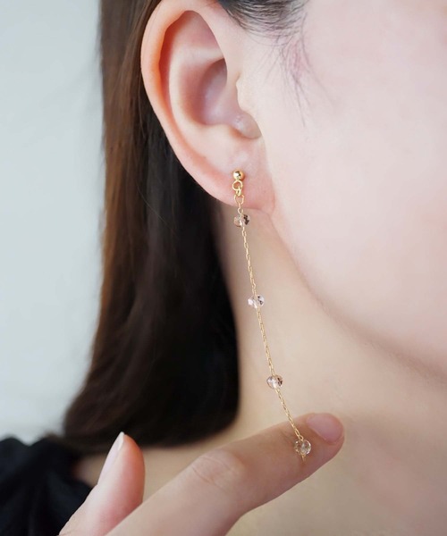CERCA(チェルカ)の「saran jewelry/4つのガラスビーズ ロングチェーン ピアス/アレルギー対応(ピアス(両耳用)・レディース・クリア/ホワイト×ブルー/ブラック/ピンク系その他・FREE)」の10枚目の写真