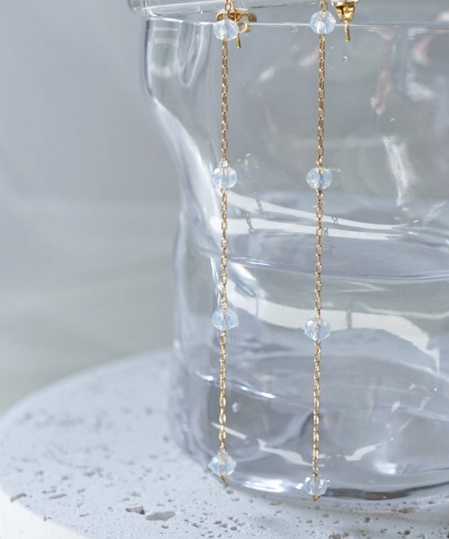 CERCA(チェルカ)の「saran jewelry/4つのガラスビーズ ロングチェーン ピアス/アレルギー対応(ピアス(両耳用)・レディース・クリア/ホワイト×ブルー/ブラック/ピンク系その他・FREE)」の7枚目の写真