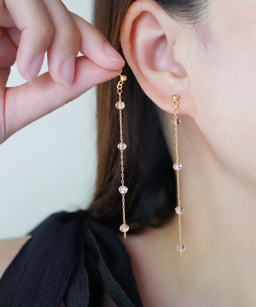 CERCA(チェルカ)の「saran jewelry/4つのガラスビーズ ロングチェーン ピアス/アレルギー対応(ピアス(両耳用)・レディース・クリア/ホワイト×ブルー/ブラック/ピンク系その他・FREE)」の9枚目の写真