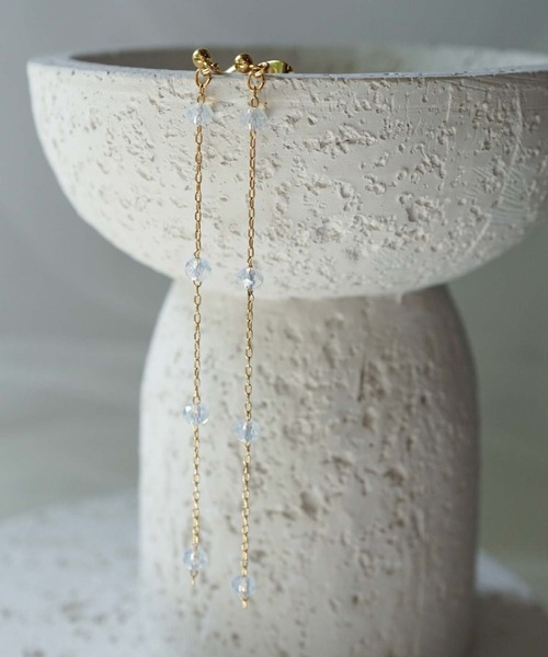 CERCA(チェルカ)の「saran jewelry/4つのガラスビーズ ロングチェーン ピアス/アレルギー対応(ピアス(両耳用)・レディース・クリア/ホワイト×ブルー/ブラック/ピンク系その他・FREE)」の13枚目の写真