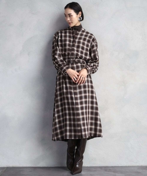 MICHEL KLEIN（ミッシェル・クラン）の「［レイヤードにおすすめ］シアーハイネックカットソー（ニット/セーター・レディース・アイボリー/ブラック/ダークグレー/ブラウン・38(M)）」の9枚目の写真
