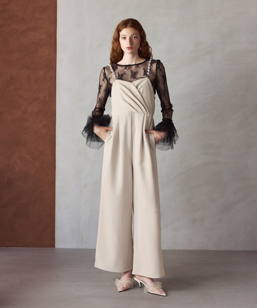 darial（ダリアル）の「【darial】2way pearl strap pants dress 2way パール ストラップ パンツドレス お呼ばれ 結婚式 二次会 成人式 同窓会 セレモニードレス パーティドレス オケージョンドレス（パンツドレス・レディース・ベージュ/ブラック/ライトベージュ・S/M/L）」の2枚目の写真