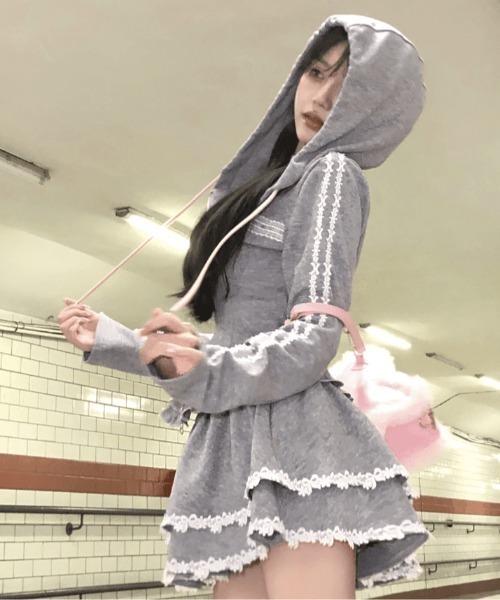 セール】レース フリル スウェット セットアップ（セットアップ