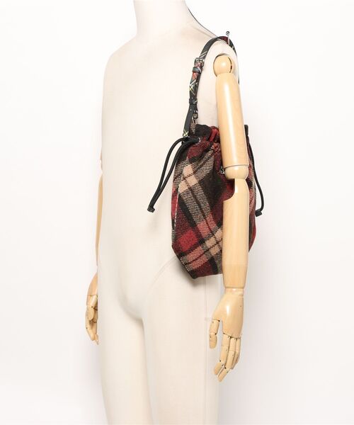 Vivienne Westwood（ヴィヴィアンウエストウッド）の「DRAWSTRING POUCH SET（ハンドバッグ・レディース・チェック・FREE）」の7枚目の写真