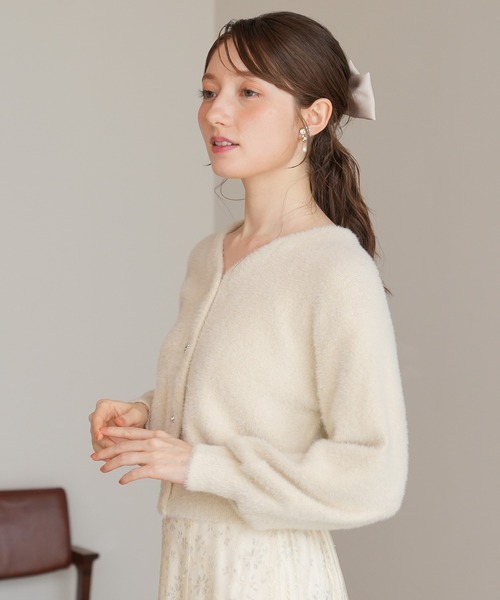 ASTORIA ODIER(アストリアオディール)の「ラメファザーアソートボタンカーディガン(カーディガン/ボレロ・レディース・ホワイト/アイボリー/サックスブルー/ラベンダー・MEDIUM)」の8枚目の写真