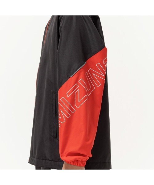 MIZUNO(ミズノ )の「ミズノ JRブレスウォーマジャケット(ジャージ・キッズ・ブラック×レッド/ネイビー・130cm/140cm/150cm/160cm)」の9枚目の写真